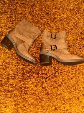 Reaction Kenneth Cole Tan Buckle Suede Ankle Booties